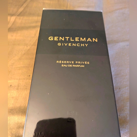 New Givenchy Gentleman reserve privee 200ml - Picture 1 of 3